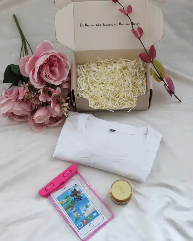 Holi Essential Box