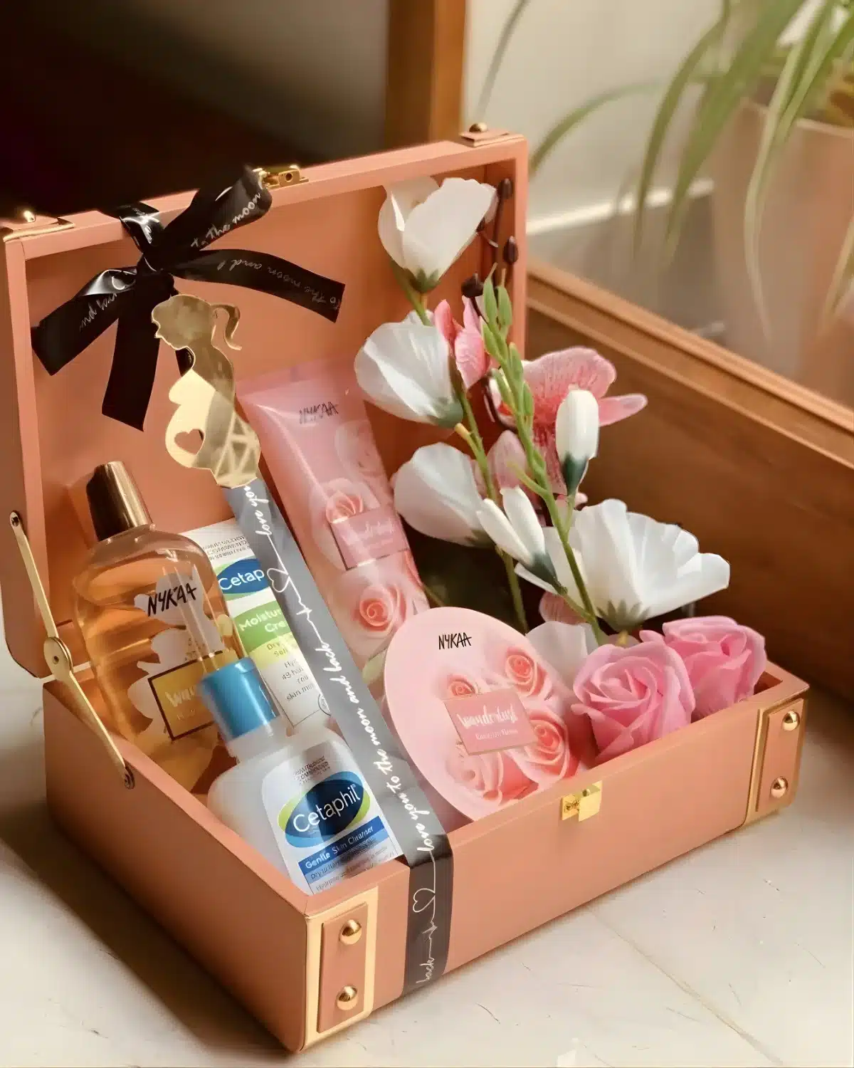 Glow Luxe Vanity Trunk